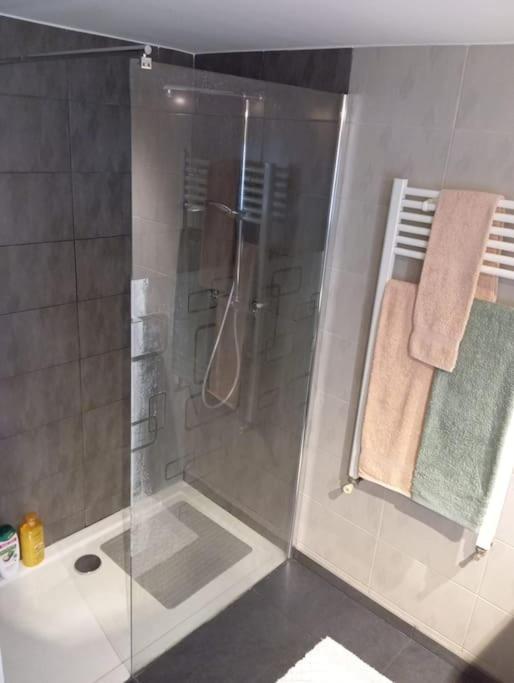 Appartement Cosy Avec Jardin Vaux-Sur-Seine Exterior foto
